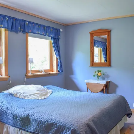 Amazing In Matredal With Kitchen Vakantiehuis Haugsvaer